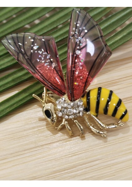 Arı Figürlü Broş