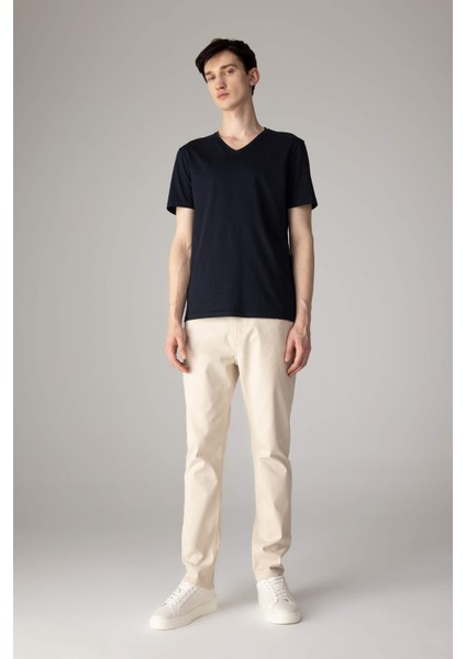 %100 Pamuk Slim Fit Dar Kesim V Yaka Basic Düz Kısa Kollu Tişört M7668AZ24SP