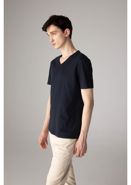 %100 Pamuk Slim Fit Dar Kesim V Yaka Basic Düz Kısa Kollu Tişört M7668AZ24SP