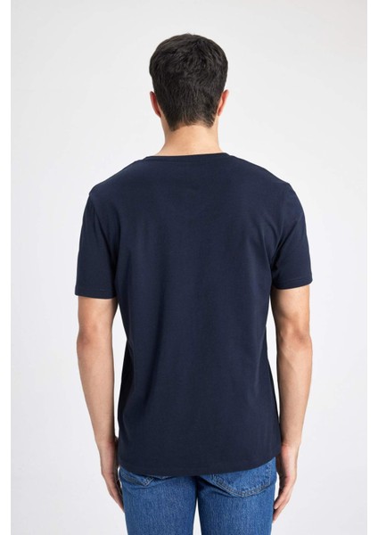 %100 Pamuk Slim Fit Dar Kesim V Yaka Basic Düz Kısa Kollu Tişört M7668AZ24SP