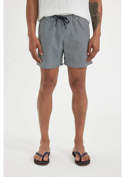 Çizgili File Astarlı Kısa Boy Deniz Şortu U0024AZ24HS