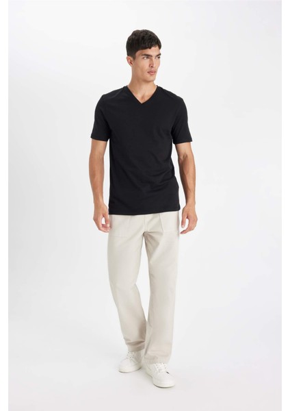 %100 Pamuk Slim Fit Dar Kesim V Yaka Basic Düz Kısa Kollu Siyah Tişört M7668AZ24SP