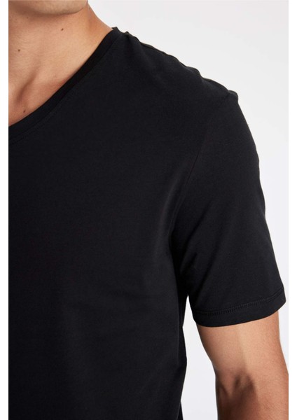 %100 Pamuk Slim Fit Dar Kesim V Yaka Basic Düz Kısa Kollu Siyah Tişört M7668AZ24SP