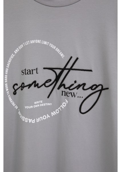 Füme Yazı Nakışlı Sırtı Baskılı Erkek Çocuk Bisiklet Yaka Tişört 20896 fiyatları