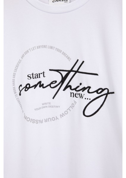 Ekru Yazı Nakışlı Sırtı Baskılı Erkek Çocuk Bisiklet Yaka Tişört 20899 fiyatları