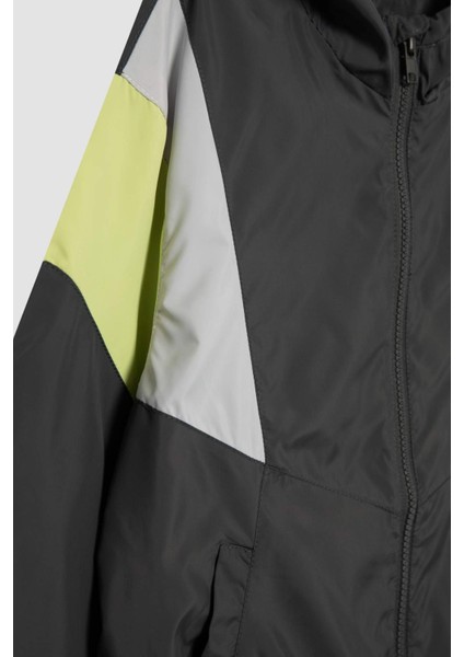 Erkek Çocuk Rüzgar Geçirmez Kapüşonlu Yağmurluk B1850A824SP