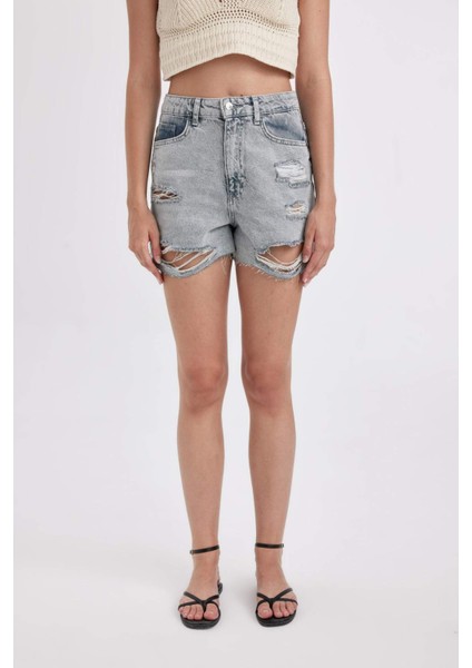 Mom Fit Yüksek Bel Kesik Uçlu Paça Jean Şort B7684AX24HS