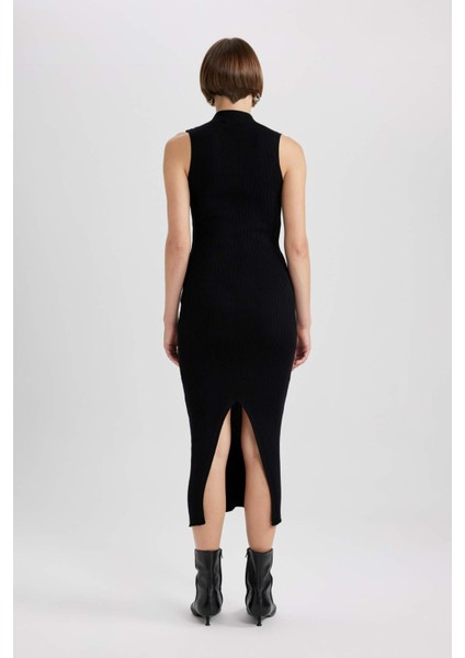 Fitted Vücuda Oturan Yarım Balıkçı Yaka Basic Düz Kolsuz Midi Triko Elbise