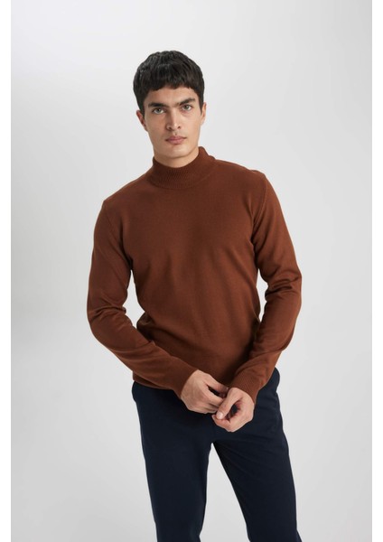 Erkek Kahverengi Slim Fit Dar Kesim Basic Düz Akrilik Kazak B7851AXNS
