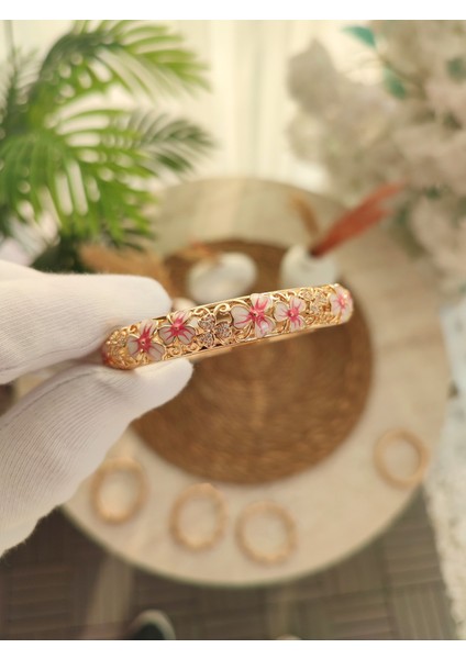Kadın Mineli Renkli Çiçek Desen Vintage Bileklik fiyatları