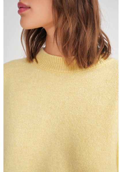 6913 Kadın Salaş Yumuşak Dokulu Oversize Triko Kazak Sarı indirimleri