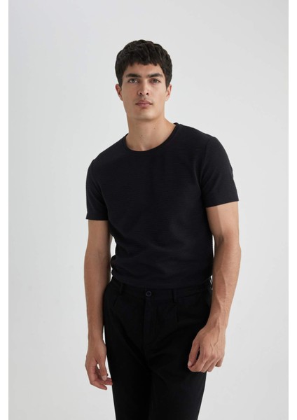 Slim Fit Dar Kesim Bisiklet Yaka Kısa Kollu Basic Düz Siyah Tişört M6608AZ24SP