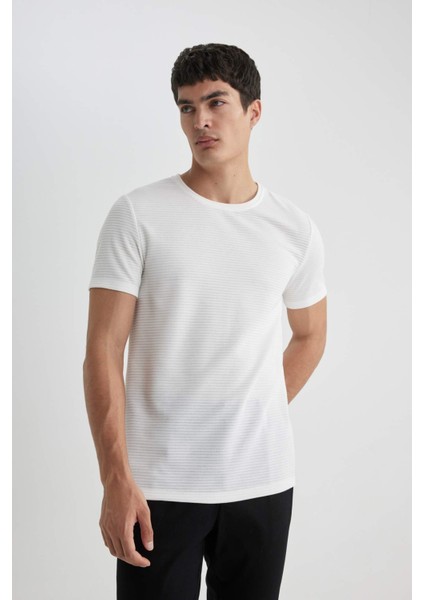 Slim Fit Dar Kesim Bisiklet Yaka Kısa Kollu Basic Düz Tişört M6608AZ24SP