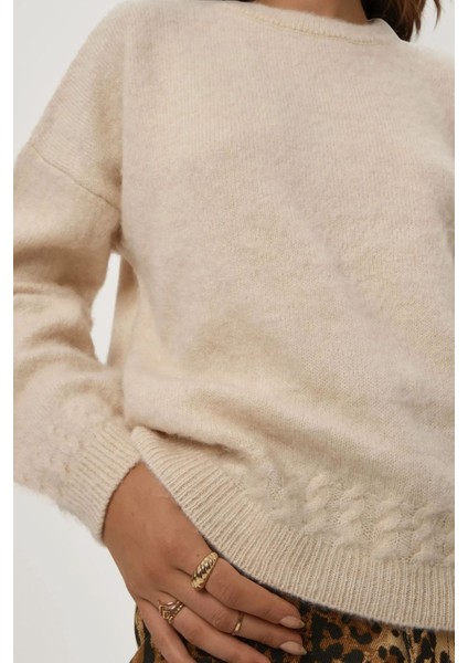 Kadın Örgü Detaylı Yumuşak Dokulu Bisiklet Yaka Triko Kazak Krem Doğal