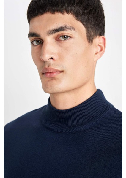 Slim Fit Dar Kesim Yarım Balıkçı Yaka Basic Düz Triko Kazak R1127AZ24SP