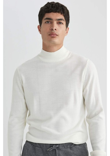 Slim Fit Dar Kesim Yarım Balıkçı Yaka Basic Düz Triko Kazak R1127AZ24SP