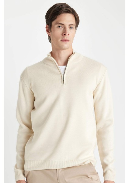 Standart Fit Normal Kesim Dik Yaka Fermuarlı Basic Düz Triko Kazak A5184AX24AU