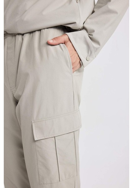 Jogger Yazlık Kumaş Pantolon Kargo Cepli Her Yöne Esneyen Büzgülü Düz Paça B6580AX24SP