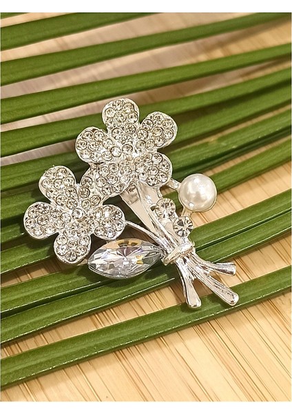 Beyaz Taşlı Figürlü Broş