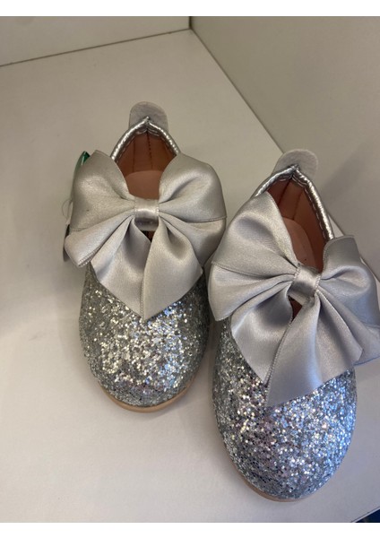 Gümüş Camkırığı Babet