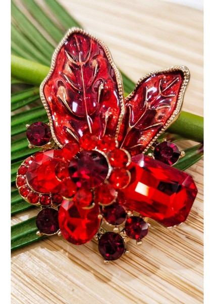 Çiçek Figürlü Broş