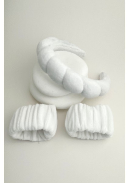 Havlu Kumaş Burgulu Bombeli Spa ve Makyaj Kadın Taç ve 2 Adet Bileklik Seti modelleri