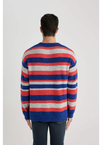 Standart Fit Çizgili Bisiklet Yaka Triko Kazak B8775AX23CW