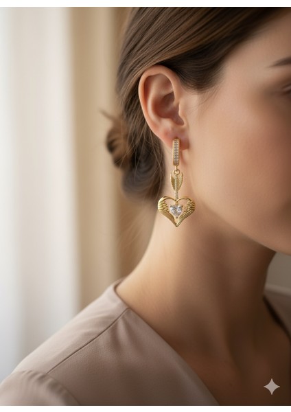 Paslanmaz Çelik Kalp Sallantılı Zirkon Taşlı Sarı KadınKüpe