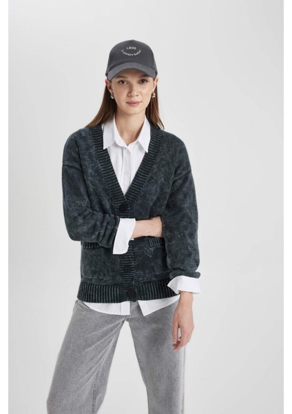 Regular Fit V Yaka Düğmeli Yıkamalı Triko Hırka B6877AX23WN