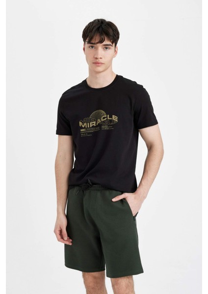 Regular Fit Düz Paça Cepli Basic Düz Şort B8792AX24SM