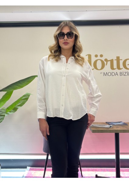 Kadın Önden Düğmeli Uzun Kollu Gömlek
