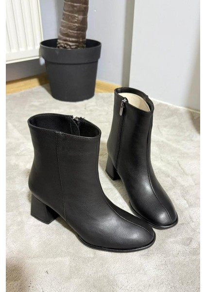 Kadın Marta Siyah Kalın Topuklu Yumurta Burun Fermuarlı Bot fiyatları