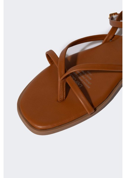 Kadın Bağcıklı Düz Taban Suni Deri Sandalet B8500AX24SM