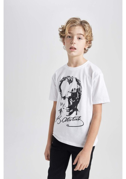 Erkek Çocuk Bisiklet Yaka Atatürk Baskılı Kısa Kollu Beyaz Tişört B6938A824SM