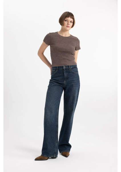 Fitted Bisiklet Yaka Kısa Kollu Yıkamalı Soluk Efektli Basic Düz Tişört B9229AX24SM