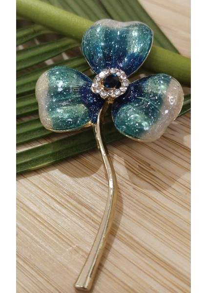 Çiçek Figürlü Broş
