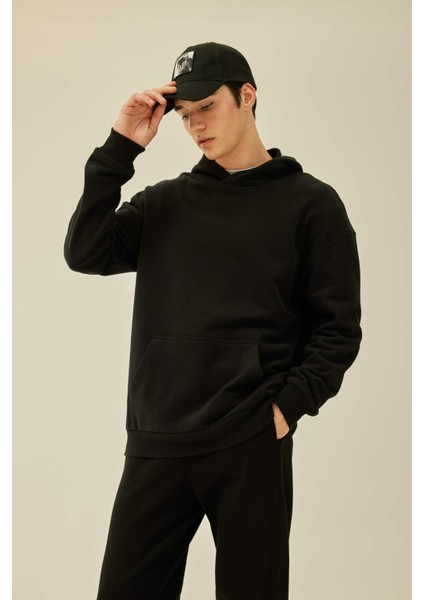 Comfort Regular Fit Rahat Kalıp Kapüşonlu Kanguru Cepli Basic Düz Sweatshirt B4446AX24SP