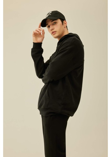 Comfort Regular Fit Rahat Kalıp Kapüşonlu Kanguru Cepli Basic Düz Sweatshirt B4446AX24SP