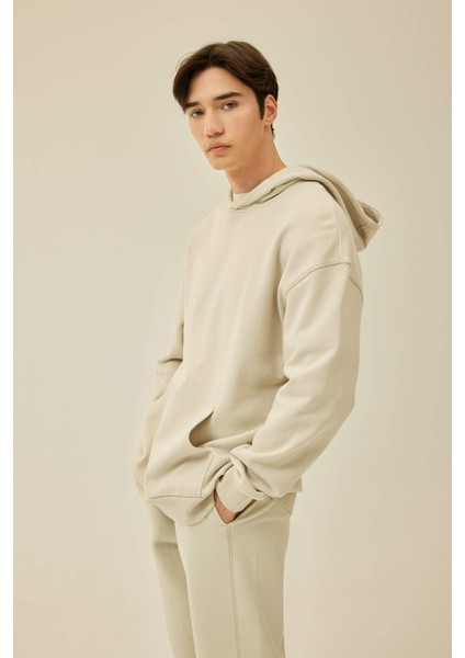 Comfort Regular Fit Rahat Kalıp Kapüşonlu Kanguru Cepli Basic Düz Sweatshirt B4446AX24SP