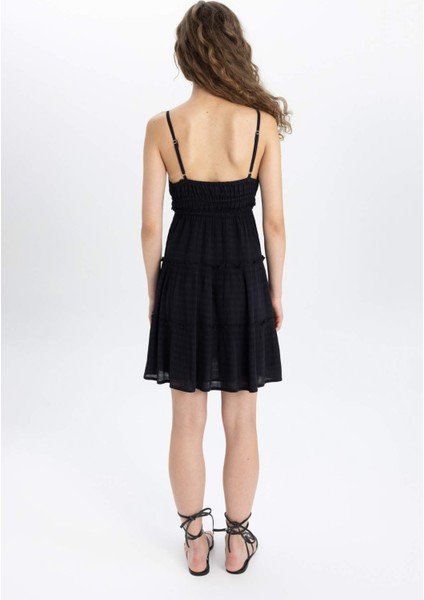 A Kesim V Yaka Askılı Siyah Mini Elbise B9019AX24SM