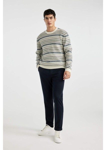 Standart Fit Normal Kesim Bisiklet Yaka Desenli Triko Kazak B9716AX24AU