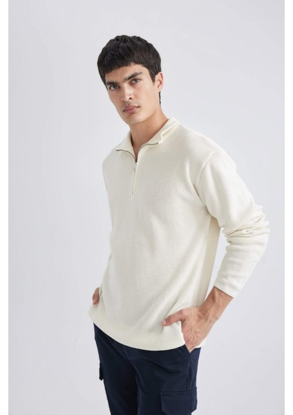 Standart Fit Normal Kesim Bato Yaka Fermuarlı Basic Düz Triko Kazak B9706AX24AU