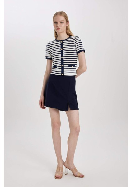 Normal Bel Yırtmaçlı Şort Etek C1860AX24SP