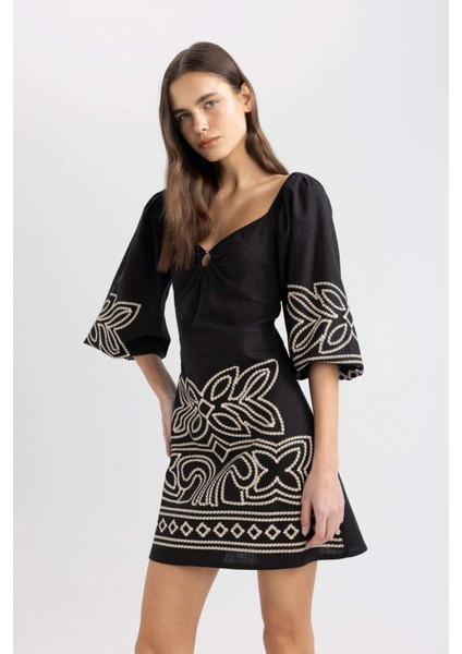 A Kesim Kalp Yaka Etnik Desenli Yarım Kol Mini Elbise B9977AX24SM