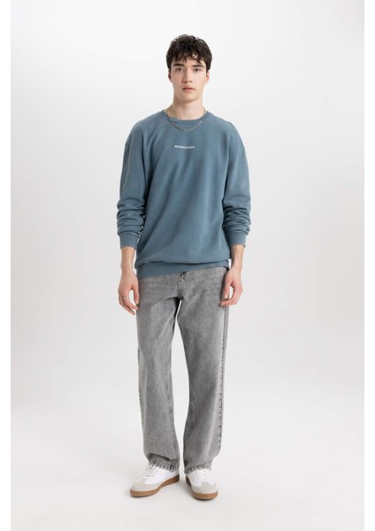 %100 Pamuk Comfort Regular Fit Rahat Kalıp Bisiklet Yaka Sırt Baskılı Yıkamalı Soluk Efektli Sweatshirt C1664AX24SP