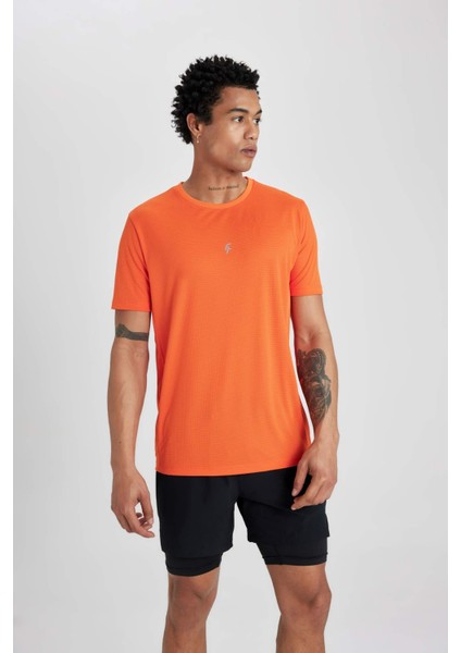 Fit Slim Fit Dar Kesim Bisiklet Yaka Baskılı Sporcu Kısa Kollu Tişört