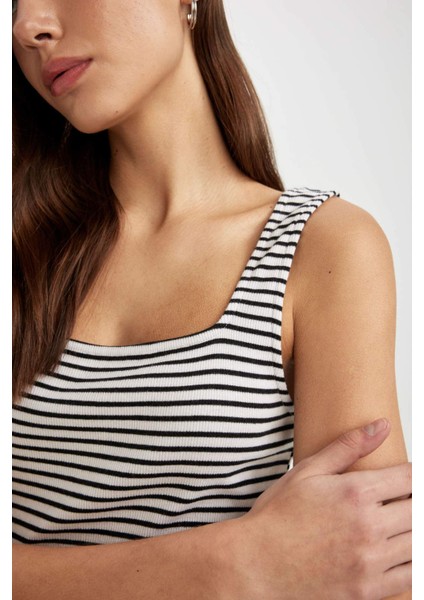 Bodycon Vücudu Saran Kare Yaka Çizgili Fitilli Kaşkorse Askılı Midi Elbise