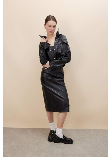 Bodycon Vücudu Saran Straplez Basic Düz Yırtmaçlı Suni Deri Midi Elbise C2284AX24SP