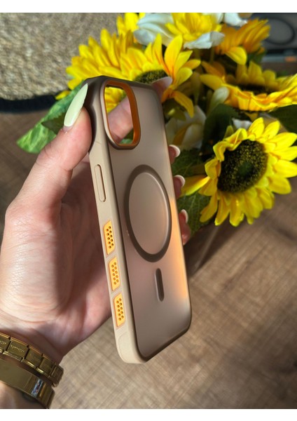 iPhone 13 Cep Telefonu Magesafe Destekli Kılıf fiyatları
