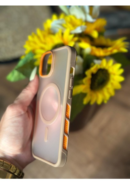 iPhone 13 Cep Telefonu Magesafe Destekli Kılıf modelleri